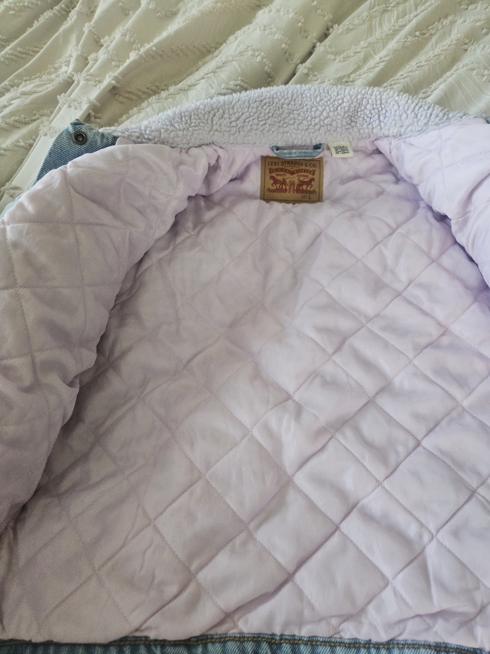 Levi's Light Blue Denim Jacket with Lavender Sherpa Collar - Picture 4 of 4